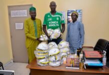 Kaolack: Abdoulaye Diagne (Pdt de L’ANPS KL) offre un lot de 30 ballons aux écoles